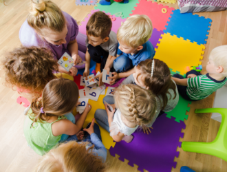 alimentación infantil 2025, alimentación saludable centros educativos, AESAN comedores escolares, dieta mediterránea infantil.